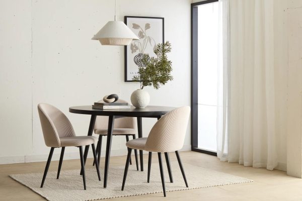 S27_Q1_9408850_Exemple Modern Cream Chair with Black Legs